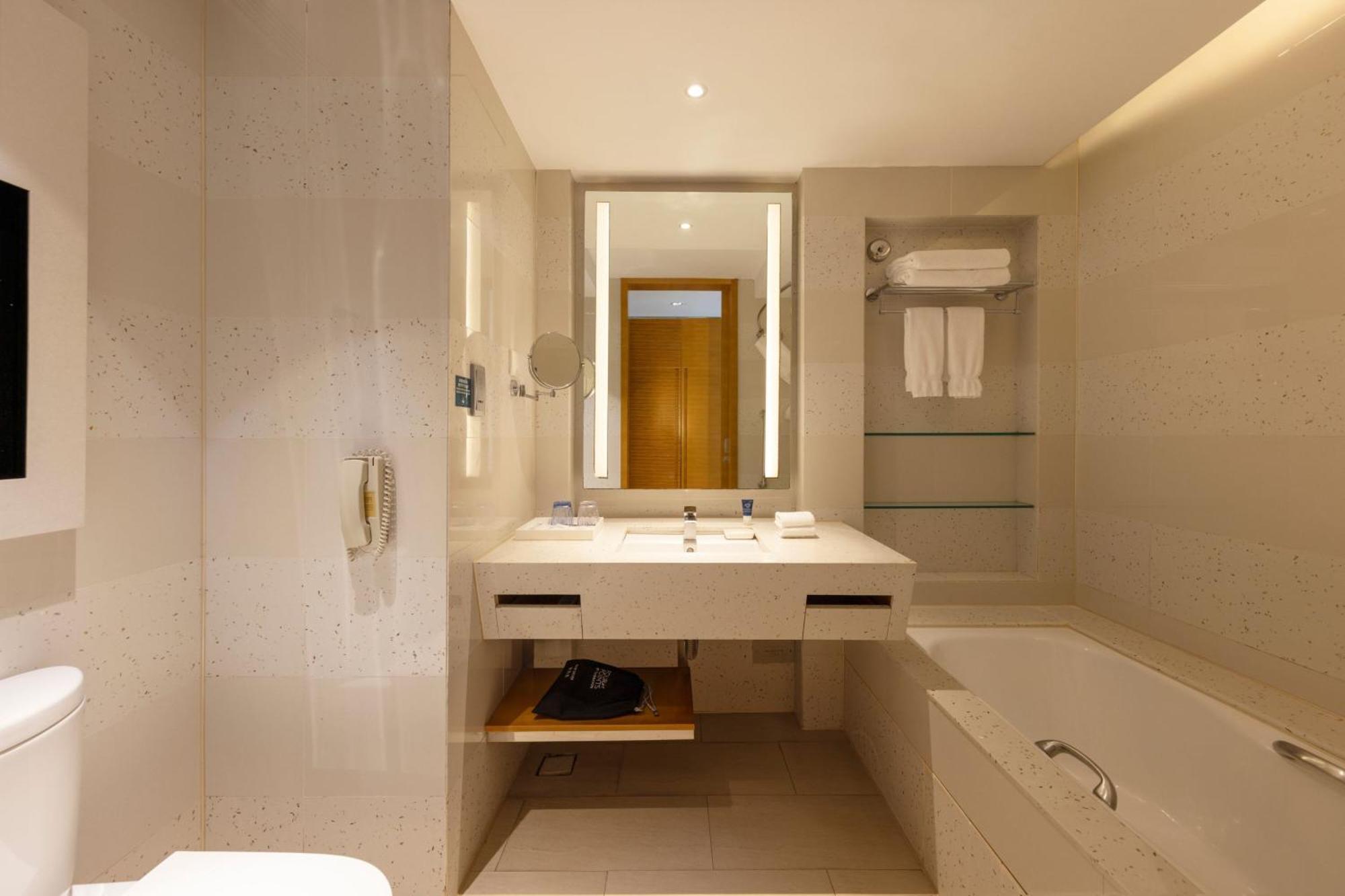 Four Points By Sheraton Shenzhou Peninsula Resort Wanning Bagian luar foto